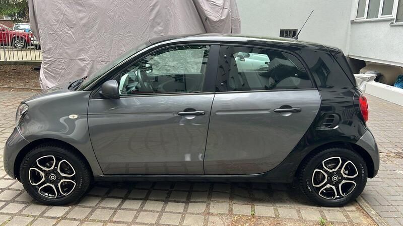 Grau Gebraucht 2015 Smart ForFour Kleinwagen | 6.190 € (Guter Preis) - Bild 1/4