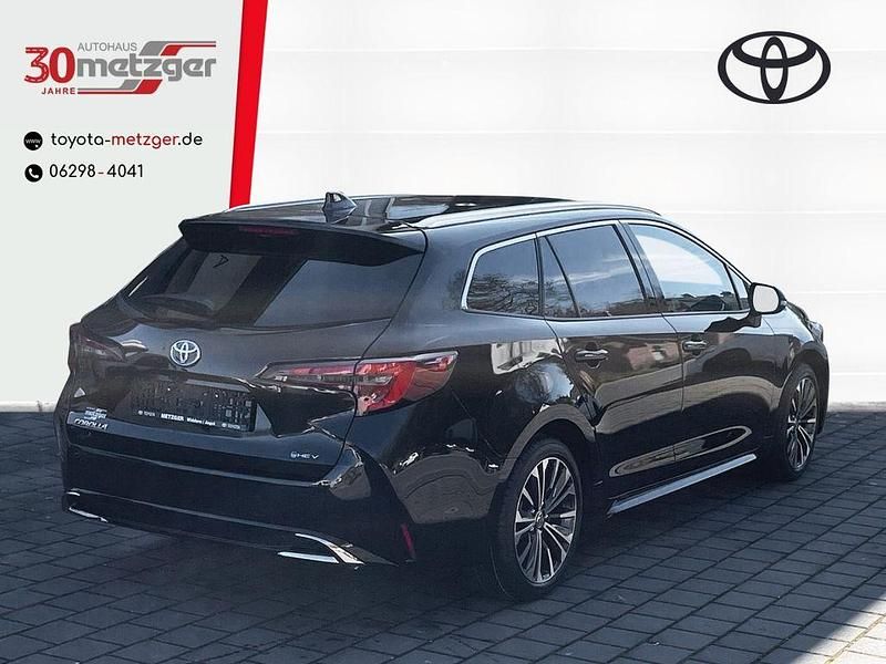 Gebraucht Toyota Corolla 196 PS (144 kW) 2024 Karminarot metallic Kombi