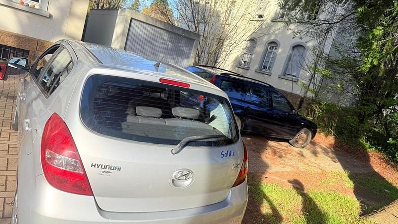 Gebraucht Hyundai i20 78 PS (57 kW) 2009 Silber Kleinwagen