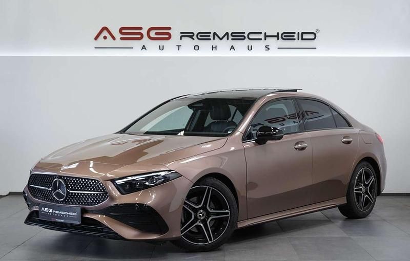 Gold Gebraucht 2024 Mercedes A200 AMG line Limousine | 36.900 € (Teuer) - Bild 1/3