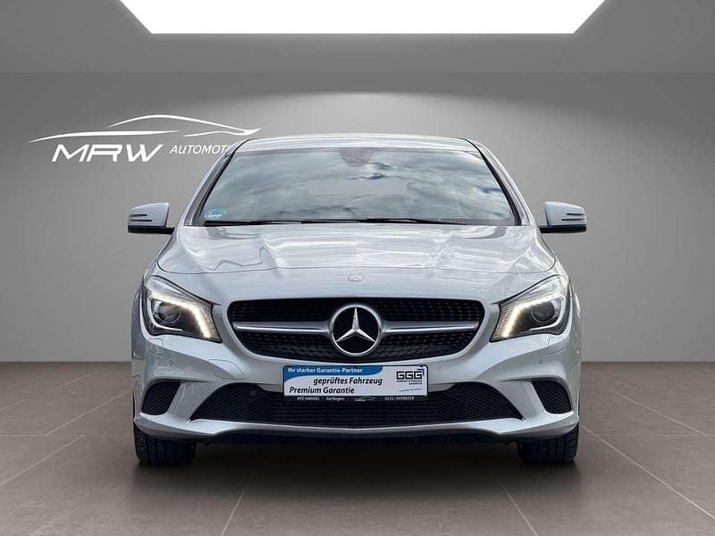 Gebraucht Mercedes CLA180 122 PS (89 kW) 2016 Polarsilber Limousine