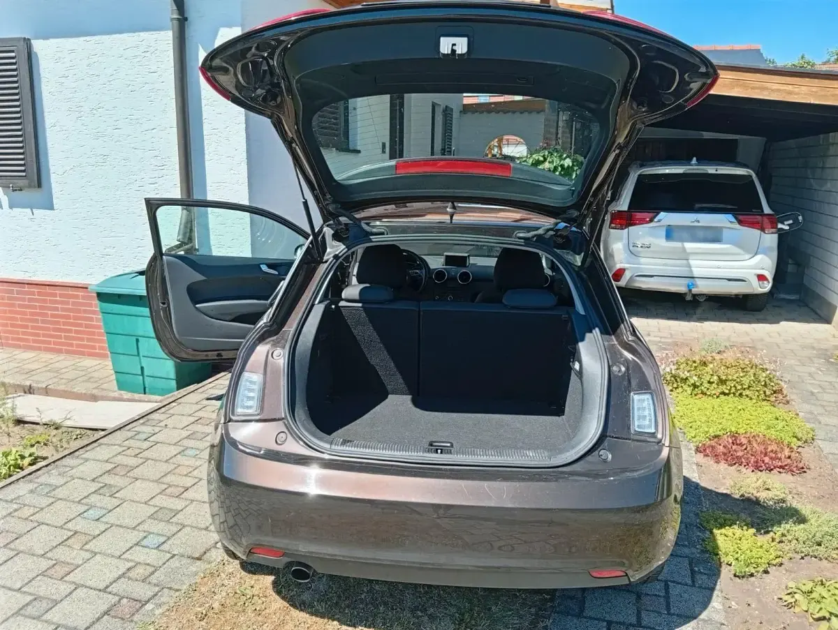 Gebraucht Audi A1 Ambition 86 PS (63 kW) 2011 Braun Kleinwagen