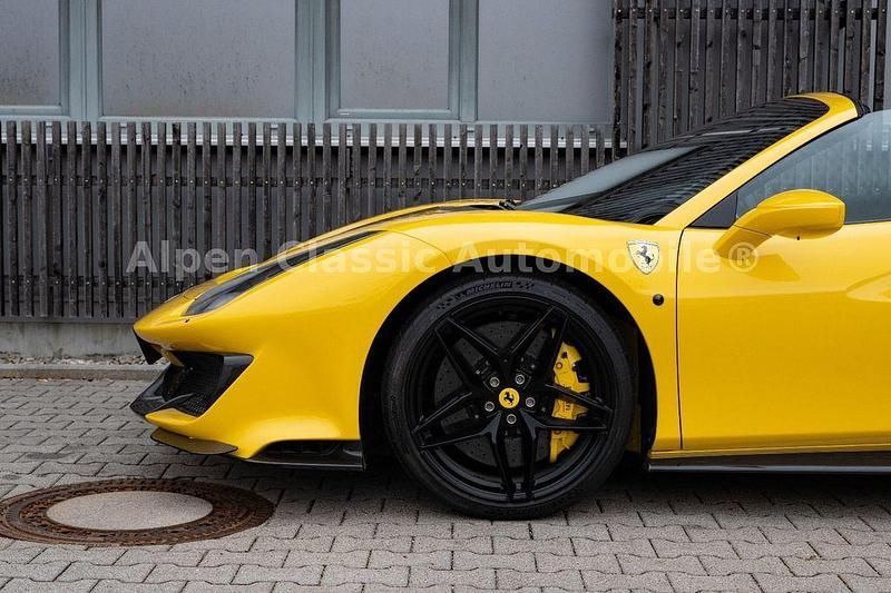Gebraucht Ferrari 488 719 PS (528 kW) 2021 Giallo modena ds Cabrio