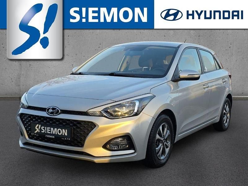 Met (silber Gebraucht 2020 Hyundai i20 Trend Limousine | 12.930 € (Guter Preis) - Bild 1/4