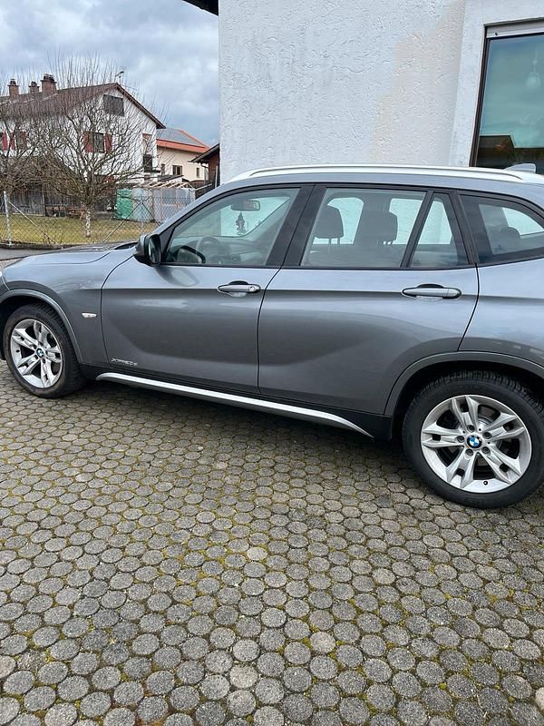Używany BMW X1 177 KM (130 kW) 2012 Szary SUV