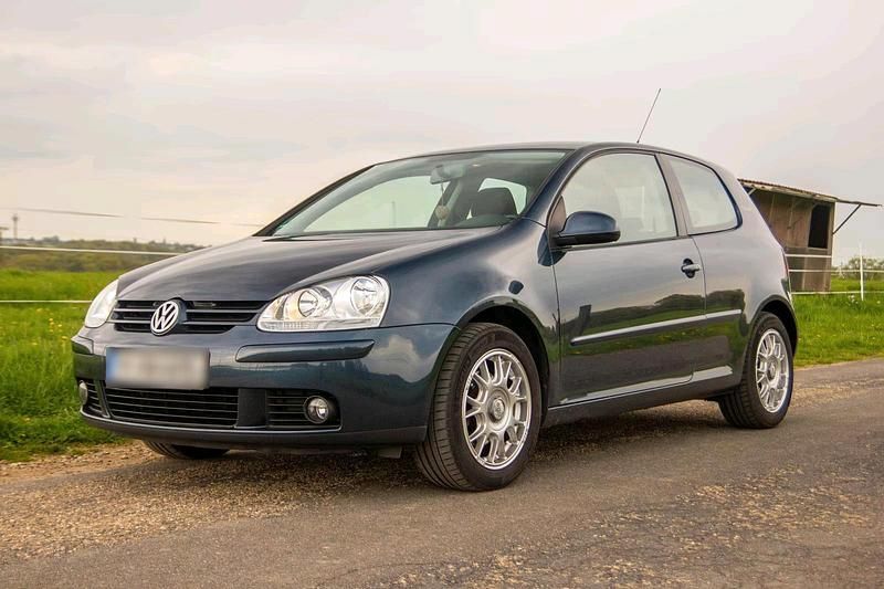 Usata VW Golf V 80 CV (58 kW) 2007 Blu Utilitaria