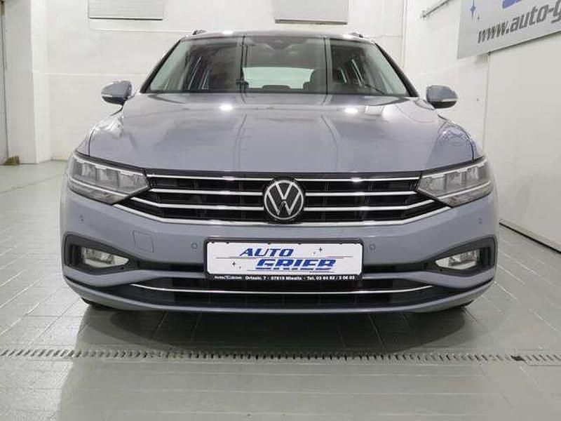 Gebraucht VW Passat Business 150 PS (110 kW) 2024 Mondsteingrau Kombi