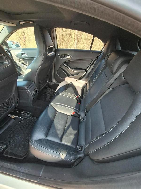 Gebraucht Mercedes A200 136 PS (100 kW) 2015 Weiß Limousine