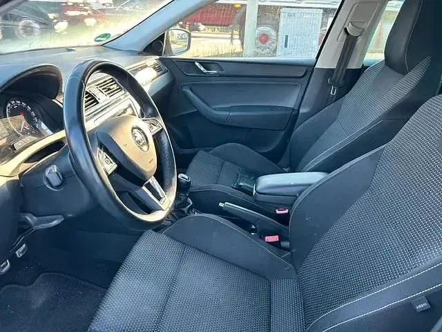 Gebraucht Skoda Rapid Style 105 PS (77 kW) 2014 Blau Kleinwagen