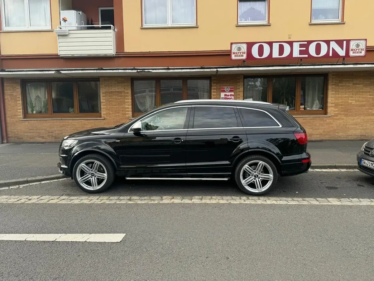 Używany Audi Q7 S-Line 245 KM (180 kW) 2011 Czarny SUV