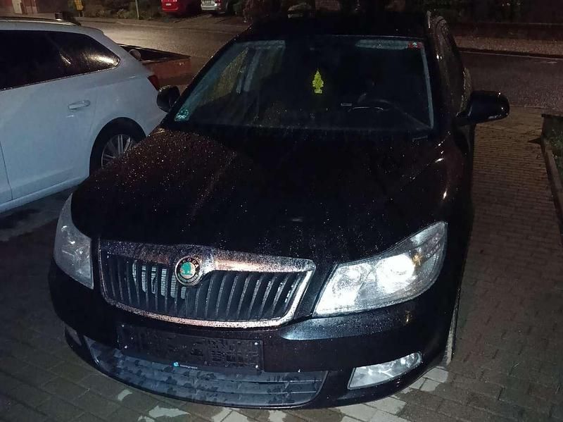 Gebraucht 2012 Skoda Octavia Kombi | 3.097 € - Bild 1/4