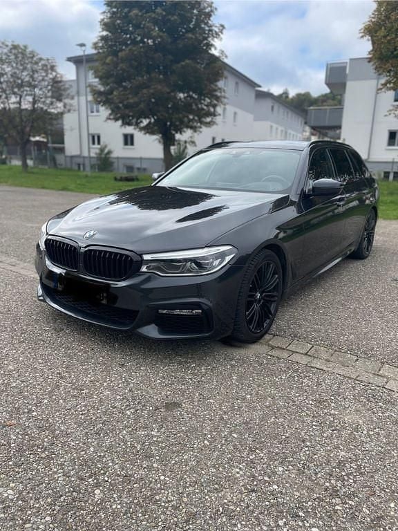 Grau Gebraucht 2017 BMW 525 Kombi | 18.000 € (Fairer Preis) - Bild 1/4