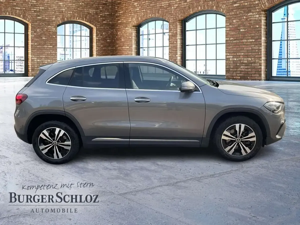 Gebraucht Mercedes GLA220 Progressive 190 PS (139 kW) 2025 Metalliclack mountaingrau SUV