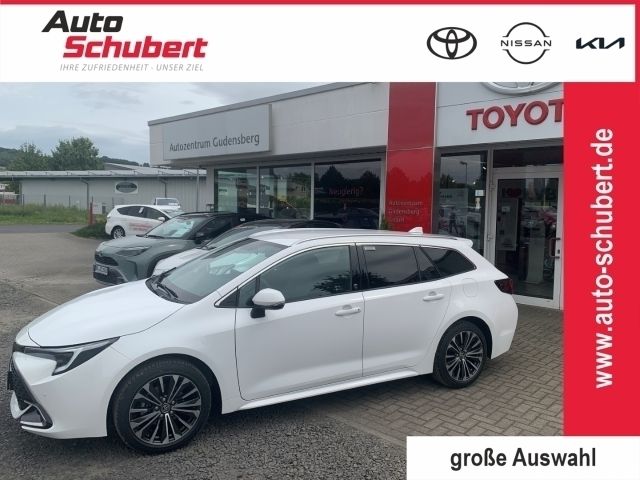 Weiss Gebraucht 2024 Toyota Corolla Team Kombi | 28.980 € (Fairer Preis) - Bild 1/3