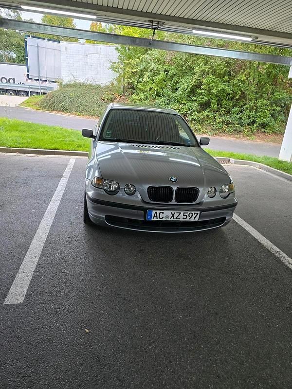 Grau Gebraucht 2003 BMW 320 Coupé | 1.950 € (Superpreis) - Bild 1/4