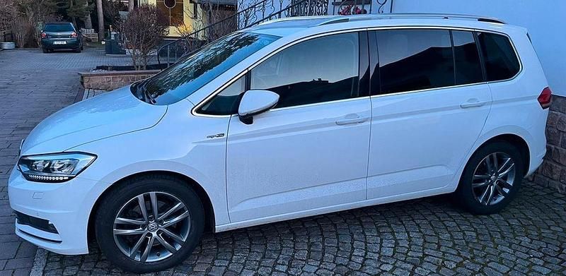 Gebraucht VW Touran Highline 150 PS (110 kW) 2018 Weiß Van / Kleinbus