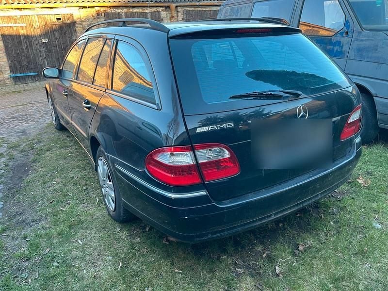 Gebraucht Mercedes E320 Avantgarde 224 PS (164 kW) 2004 Schwarz Kombi