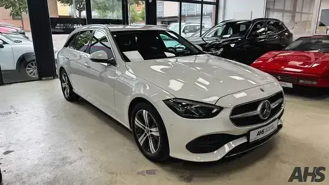 Gebraucht Mercedes C220 Avantgarde 200 PS (147 kW) 2023 Weiß Kombi