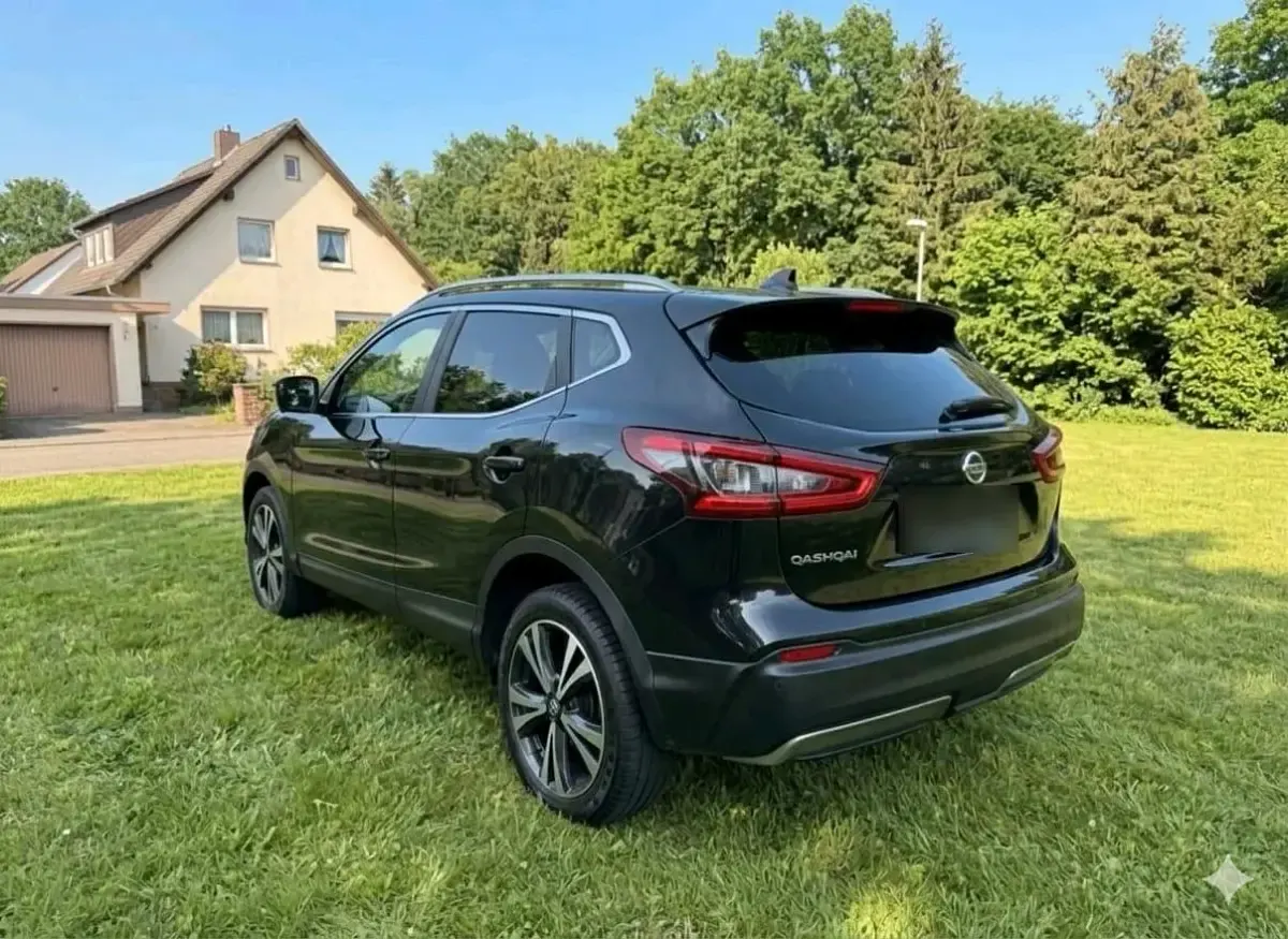 Gebraucht Nissan Qashqai 140 PS (102 kW) 2020 Schwarz SUV