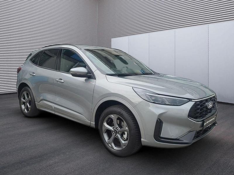 Gebraucht Ford Kuga 184 PS (135 kW) 2024 Silber SUV