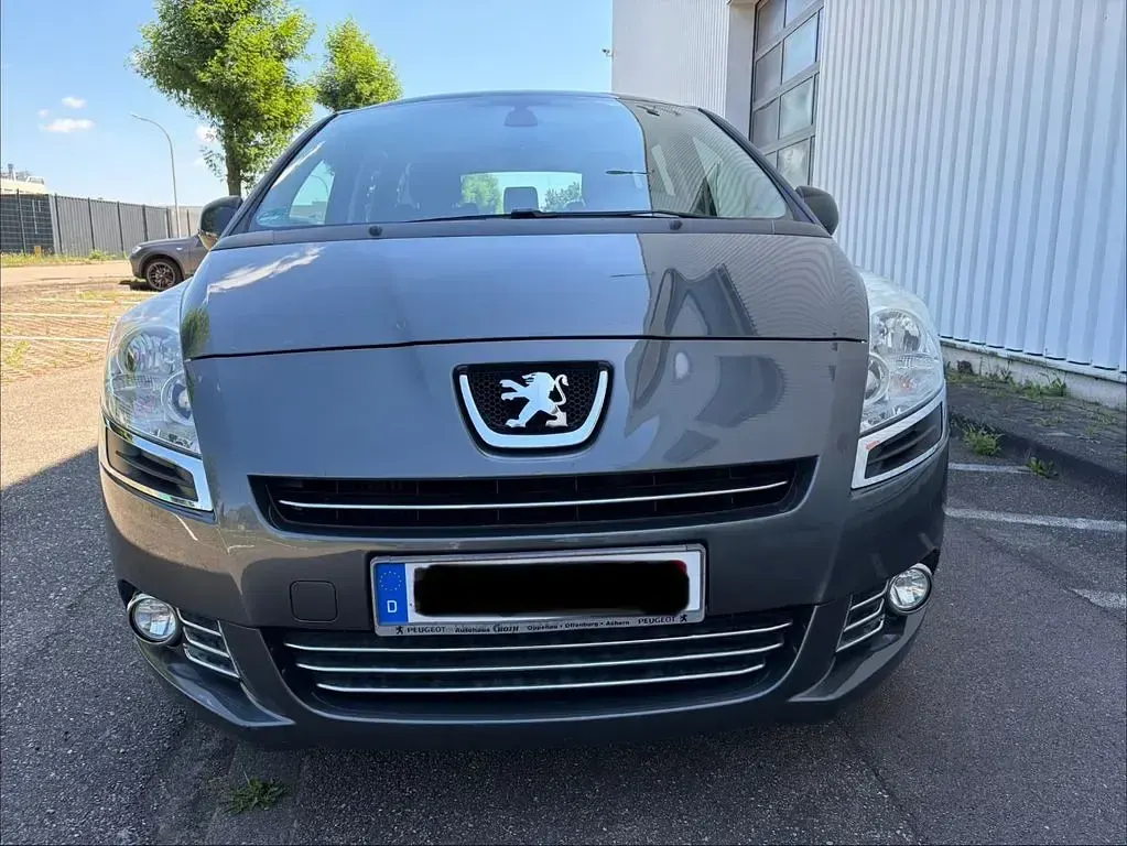 Gebraucht Peugeot 5008 Premium 111 PS (81 kW) 2011 Grau Van / Kleinbus