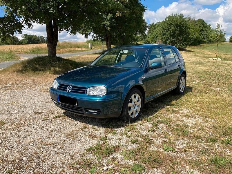 Grün Gebraucht 2003 VW Golf IV Pacific Limousine | 2.350 € (Fairer Preis) - Bild 1/4