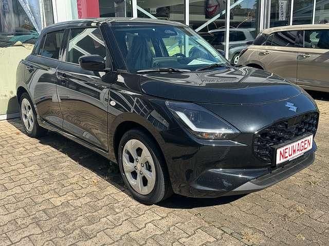 Gebraucht Suzuki Swift Comfort 83 PS (61 kW) 2025 Super black pearl metallic Kleinwagen