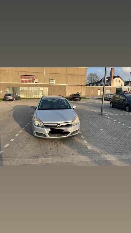 Gebraucht Opel Astra 105 PS (77 kW) 2004 Silber Kombi