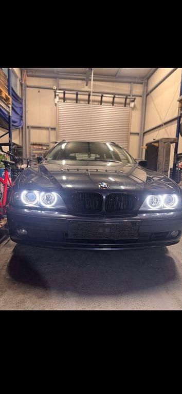 Gebraucht BMW 520 170 PS (125 kW) 2002 Grau Limousine