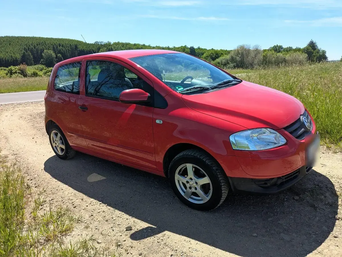 Gebraucht VW Fox 60 PS (44 kW) 2011 Rot Kleinwagen