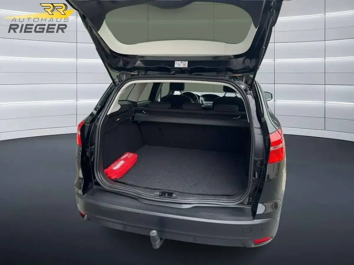 Gebraucht Ford Focus Titanium 125 PS (91 kW) 2015 Pantherschwarz metallic Kombi