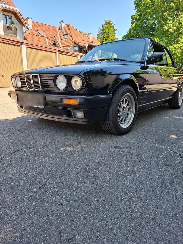 Schwarz Gebraucht 1991 BMW 320 Cabriolet Cabrio | 15.000 € - Bild 1/4