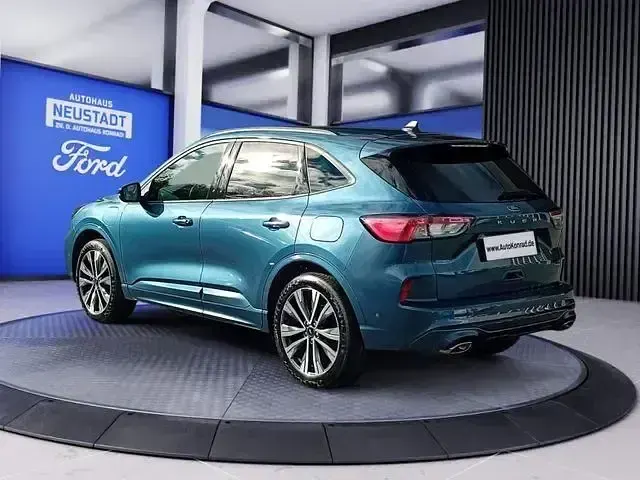 Gebraucht Ford Kuga ST-Line X 225 PS (165 kW) 2022 Chroma blau metallic SUV