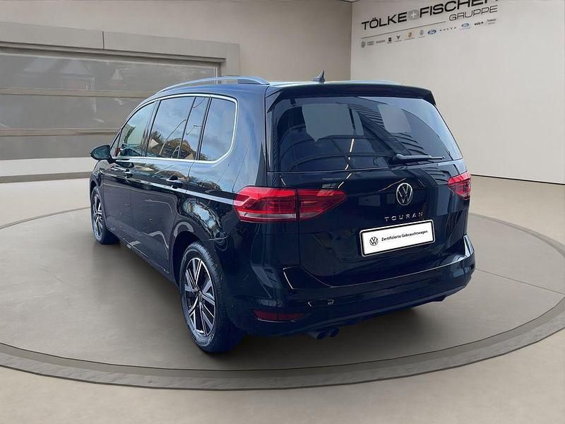 Gebraucht VW Touran Highline 150 PS (110 kW) 2025 Schwarz Van / Kleinbus