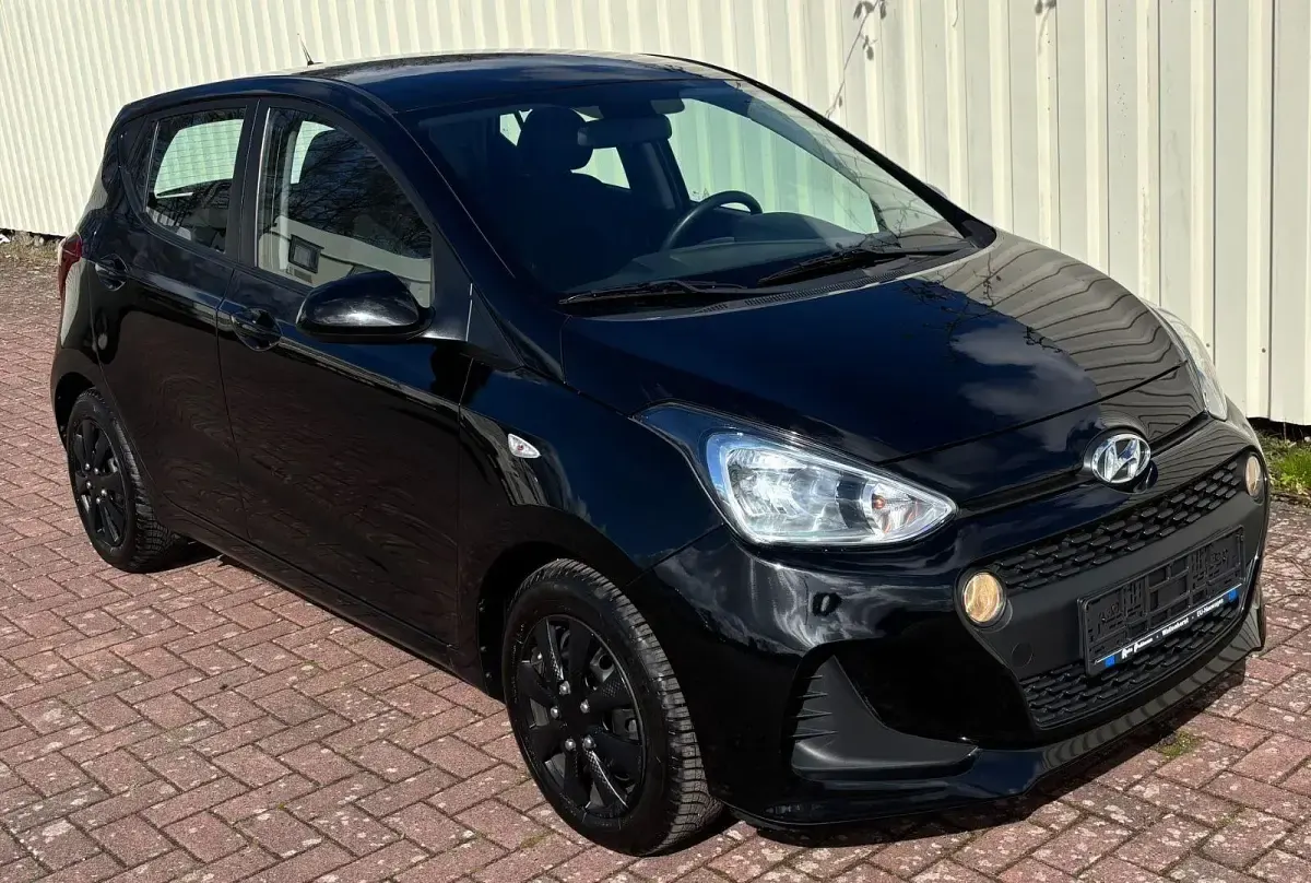 Gebraucht Hyundai i10 YES! 67 PS (49 kW) 2019 Schwarz Kleinwagen
