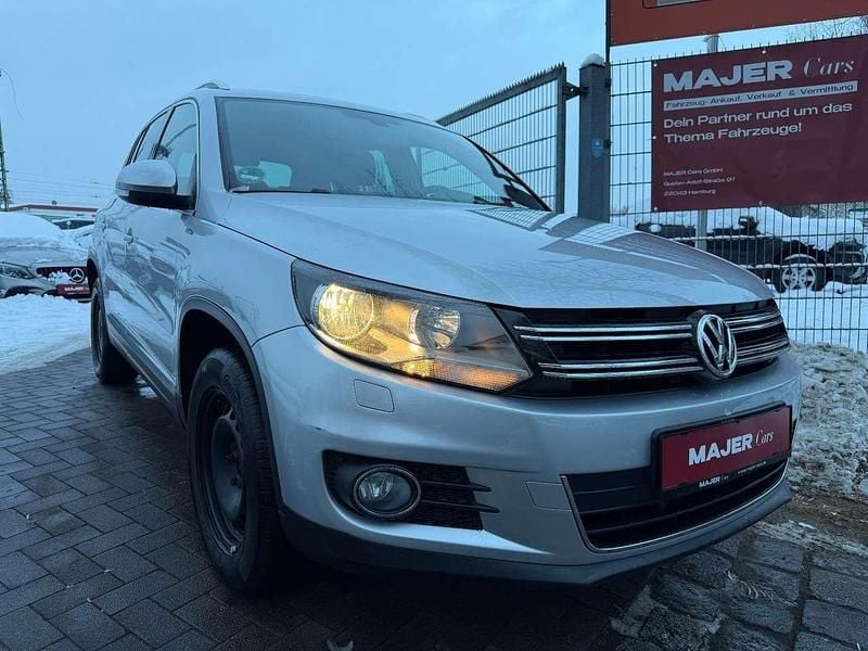 Silber Gebraucht 2016 VW Tiguan LOUNGE SUV | 15.800 € (Superpreis) - Bild 1/3