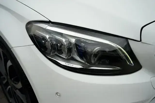 Gebraucht Mercedes C220 194 PS (142 kW) 2020 Weiß Limousine