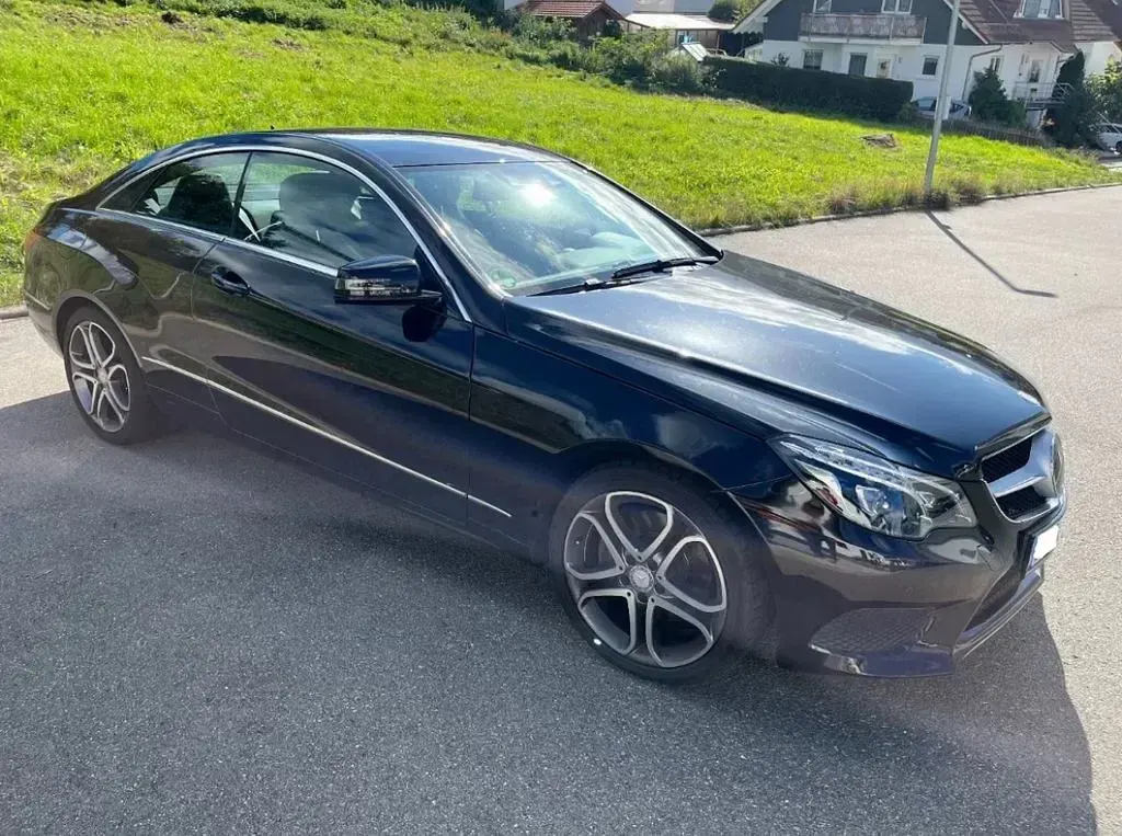 Second-hand Mercedes E200 184 CP (135 kW) 2013 Negru Coupe