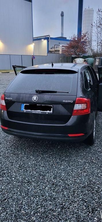 Gebraucht Skoda Rapid 105 PS (77 kW) 2014 Schwarz Kleinwagen