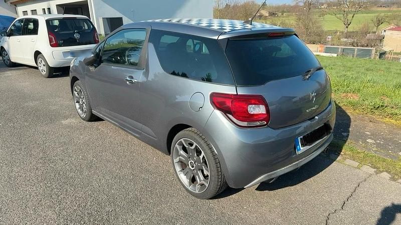 Gebraucht Citroën DS3 88 PS (64 kW) 2011 Silber Kleinwagen