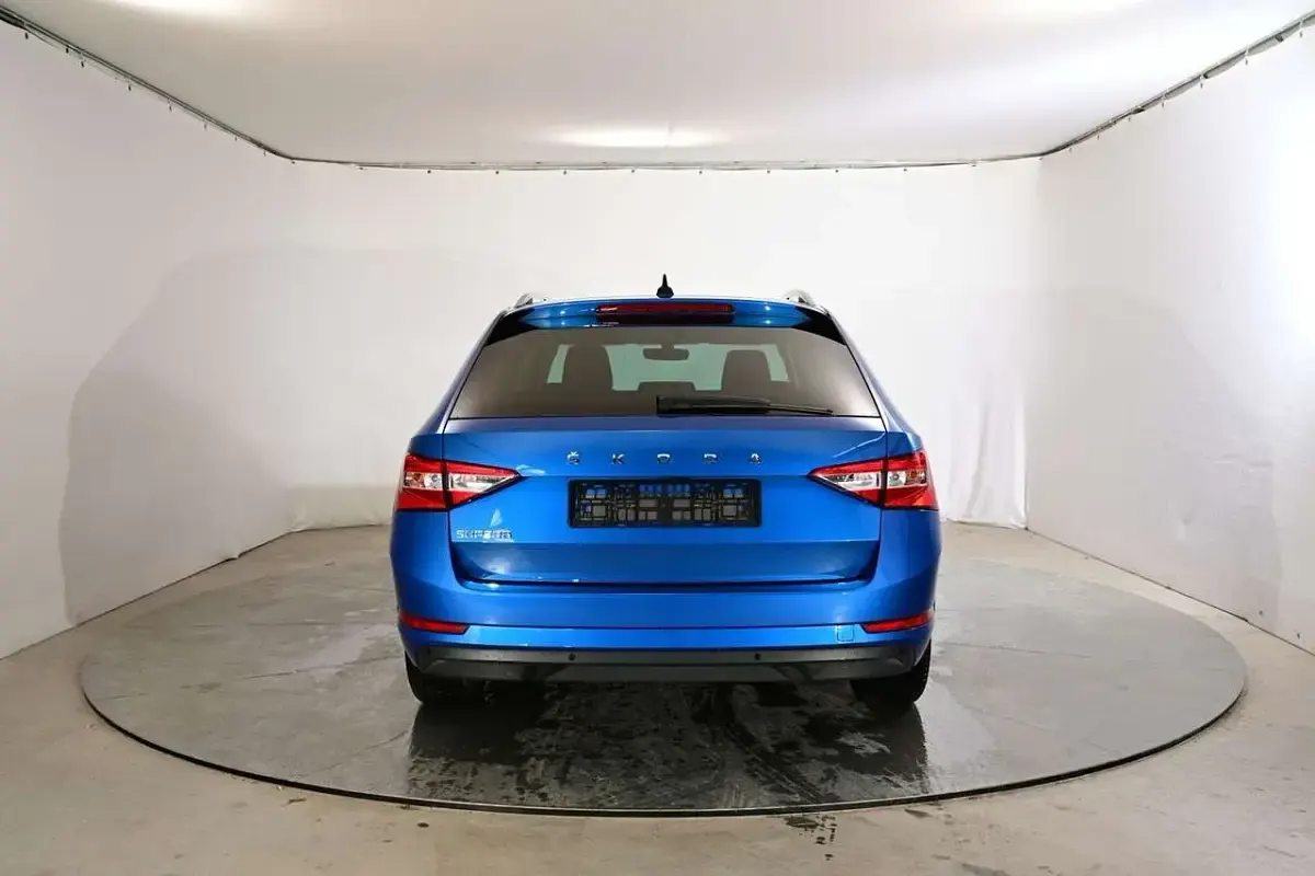 Gebraucht Skoda Superb Ambition 150 PS (110 kW) 2024 Blau Limousine