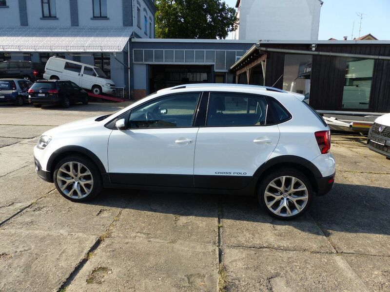 Gebraucht VW Polo Cross 90 PS (66 kW) 2015 Weiß Kleinwagen