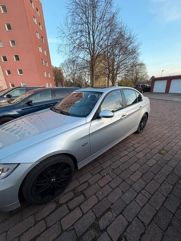 Gebraucht BMW 320 Basis 150 PS (110 kW) 2007 Silber Limousine
