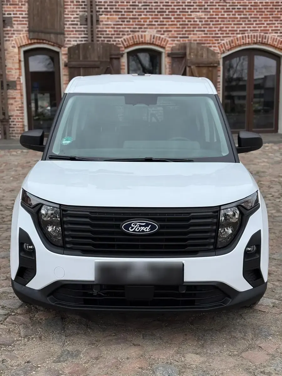 Second-hand Ford Transit 101 CP (74 kW) 2025 Alb Monovolum
