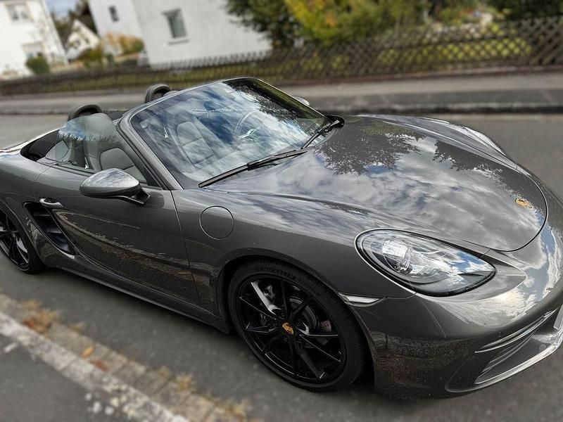 Grau Gebraucht 2017 Porsche Boxster Cabrio | 50.400 € (Etwas zu teuer) - Bild 1/4