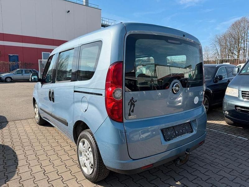 Gebraucht Opel Combo Selection 105 PS (77 kW) 2013 Blau Van / Kleinbus