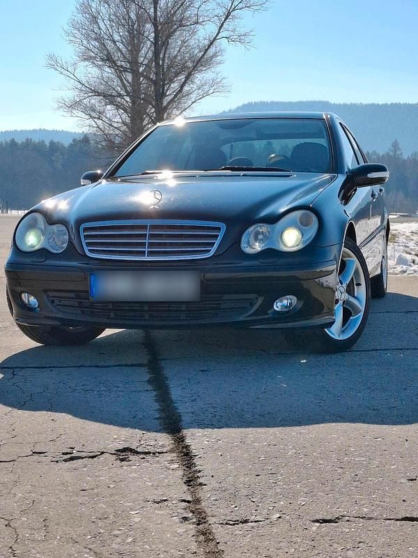 Schwarz Gebraucht 2005 Mercedes C180 Sport Edition Limousine | 5.800 € - Bild 1/4