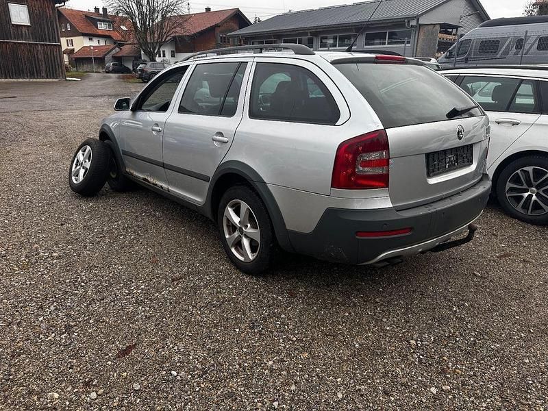 Gebraucht Skoda Octavia Scout 4x4 140 PS (102 kW) 2008 Silber Kombi