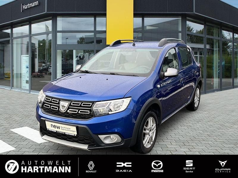 Blau Gebraucht 2020 Dacia Sandero Prestige Limousine | 11.990 € (Teuer) - Bild 1/3