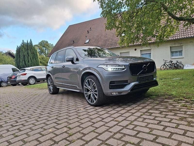 Grau Gebraucht 2016 Volvo XC90 Inscription SUV | 25.980 € (Guter Preis) - Bild 1/4